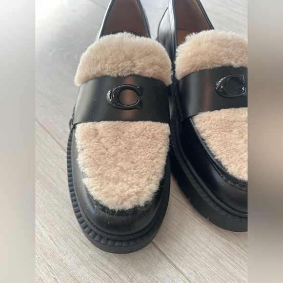 NEW Coach Leah Loafer Black Leather Loafers white sherpa Size. 6.5 - Picture 7 of 8